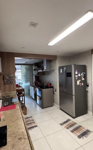 Apartamento à venda com 222m², 4 quartos e 3 vagas Apartamento à venda com 222m², 4 quartos e 3 vagasCozinha