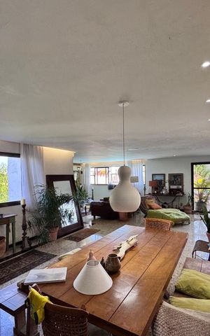 Apartamento à venda com 222m², 4 quartos e 3 vagas Apartamento à venda com 222m², 4 quartos e 3 vagasSala