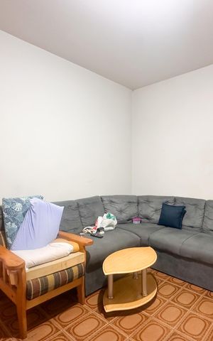 Casa à venda com 180m², 3 quartos e 2 vagas Casa à venda com 180m², 3 quartos e 2 vagasSala