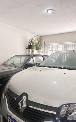Casa à venda com 180m², 3 quartos e 2 vagas Casa à venda com 180m², 3 quartos e 2 vagasGaragem