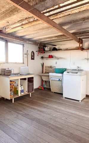 Casa à venda com 180m², 3 quartos e 2 vagas Casa à venda com 180m², 3 quartos e 2 vagasÁrea de Serviço