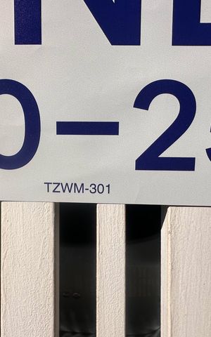 Casa à venda com 180m², 3 quartos e 2 vagas Casa à venda com 180m², 3 quartos e 2 vagasTZWM-301