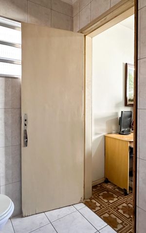 Casa à venda com 180m², 3 quartos e 2 vagas Casa à venda com 180m², 3 quartos e 2 vagasBanheiro da Suíte 1