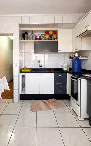 Casa à venda com 180m², 3 quartos e 2 vagas Casa à venda com 180m², 3 quartos e 2 vagasCozinha