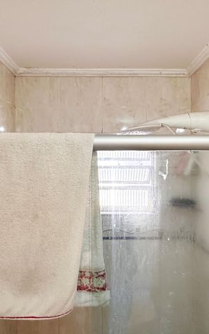 Casa à venda com 180m², 3 quartos e 2 vagas Casa à venda com 180m², 3 quartos e 2 vagasBanheiro da Suíte 2