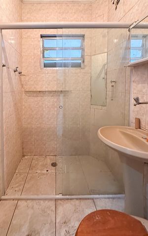 Casa à venda com 180m², 3 quartos e 2 vagas Casa à venda com 180m², 3 quartos e 2 vagasBanheiro Social - Casa 2