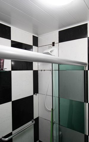Casa à venda com 112m², 2 quartos e 4 vagas Casa à venda com 112m², 2 quartos e 4 vagasBanheiro social