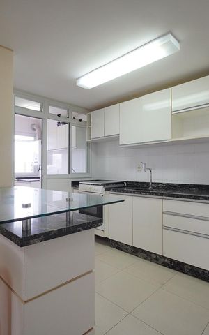 Apartamento para alugar com 87m², 2 quartos e 2 vagasCozinha