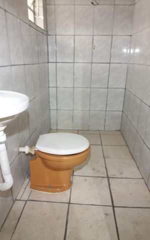 Casa para alugar com 50m², 2 quartos e sem vagaBanheiro da Suíte