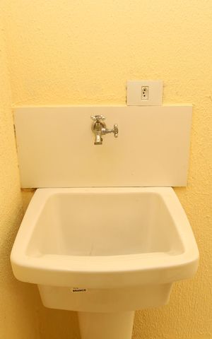 Casa de condomínio à venda com 65m², 2 quartos e 1 vagaÁrea de Serviço