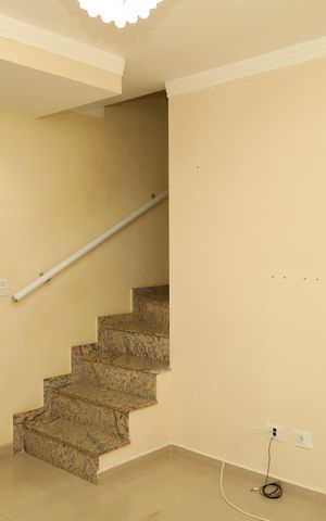 Casa de condomínio à venda com 65m², 2 quartos e 1 vagaSala