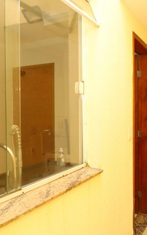 Casa de condomínio à venda com 65m², 2 quartos e 1 vagaÁrea de Serviço