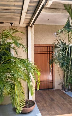 Casa à venda com 360m², 3 quartos e 5 vagas Casa à venda com 360m², 3 quartos e 5 vagasÁrea externa