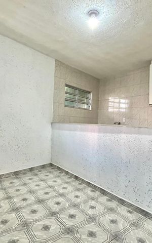 Casa para alugar com 78m², 2 quartos e sem vagaSala