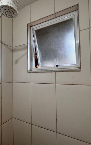 Casa de condomínio à venda com 120m², 3 quartos e 2 vagasBanheiro da Suíte 1