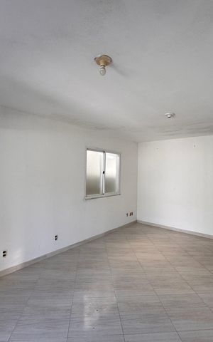 Casa de condomínio à venda com 120m², 3 quartos e 2 vagasSala