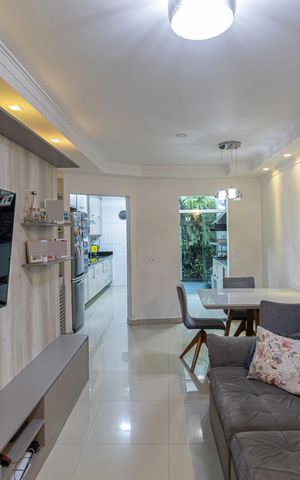 Casa para alugar com 78m², 2 quartos e 2 vagas Casa para alugar com 78m², 2 quartos e 2 vagasSala