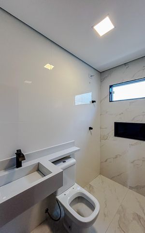 Casa à venda com 100m², 3 quartos e 2 vagasBanheiro da Suíte 1