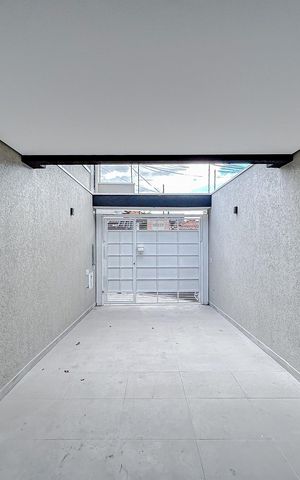 Casa à venda com 100m², 3 quartos e 2 vagasGaragem