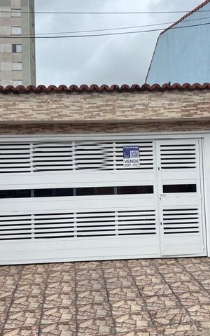Casa à venda com 210m², 2 quartos e 2 vagasFachada 
