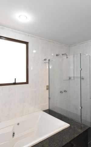 Apartamento à venda com 271m², 3 quartos e 3 vagasBanheiro da Suíte