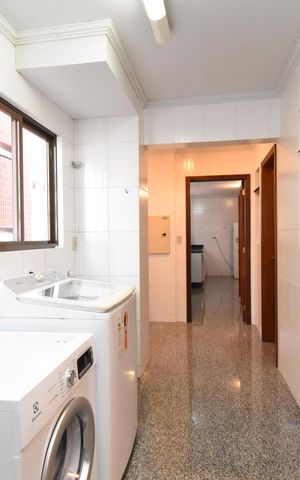 Apartamento à venda com 271m², 3 quartos e 3 vagasÁrea de Serviço