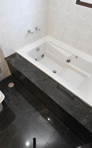 Apartamento à venda com 271m², 3 quartos e 3 vagasBanheiro da Suíte