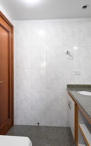 Apartamento à venda com 271m², 3 quartos e 3 vagasBanheiro da Suíte 2