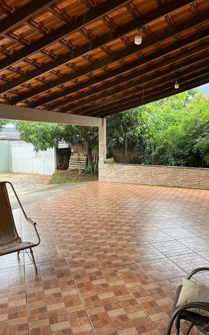 Casa de condomínio à venda com 300m², 4 quartos e 5 vagasVaranda