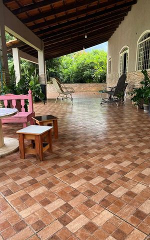 Casa de condomínio à venda com 300m², 4 quartos e 5 vagasVaranda