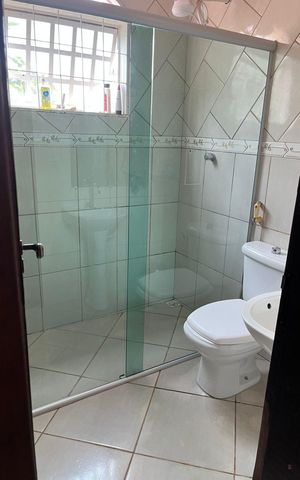 Casa de condomínio à venda com 300m², 4 quartos e 5 vagasBanheiro