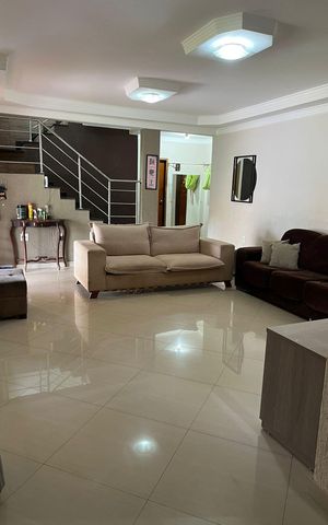 Casa de condomínio à venda com 300m², 4 quartos e 5 vagasSala