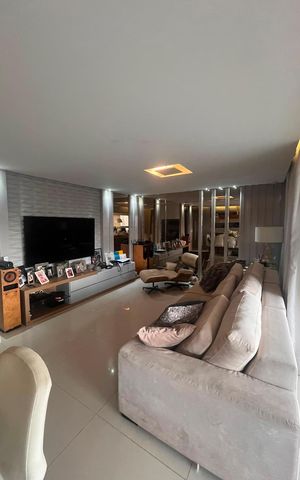 Apartamento para alugar com 148m², 3 quartos e 3 vagas Apartamento para alugar com 148m², 3 quartos e 3 vagasSala