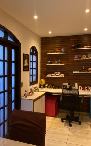 Casa à venda com 125m², 2 quartos e 2 vagas Casa à venda com 125m², 2 quartos e 2 vagasSala
