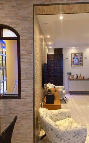 Casa à venda com 125m², 2 quartos e 2 vagas Casa à venda com 125m², 2 quartos e 2 vagasSala