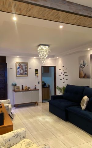 Casa à venda com 125m², 2 quartos e 2 vagas Casa à venda com 125m², 2 quartos e 2 vagasSala