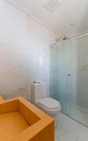 Apartamento para alugar com 200m², 4 quartos e 2 vagas Apartamento para alugar com 200m², 4 quartos e 2 vagasBanheiro da suíte 1