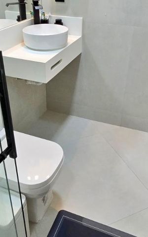 Casa à venda com 238m², 3 quartos e 5 vagasBanheiro da Suíte 2