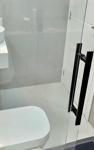 Casa à venda com 238m², 3 quartos e 5 vagasBanheiro da Suíte 2