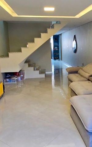 Casa à venda com 238m², 3 quartos e 5 vagasSala