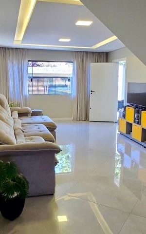 Casa à venda com 238m², 3 quartos e 5 vagasSala