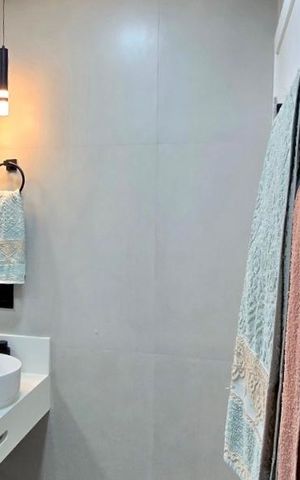 Casa à venda com 238m², 3 quartos e 5 vagasBanheiro da Suíte 2