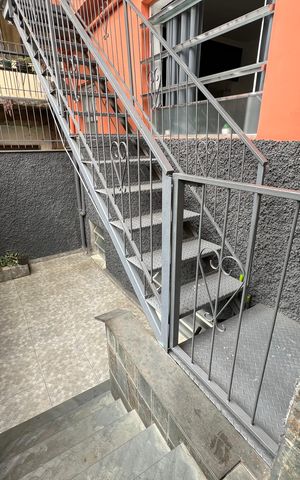 Casa para alugar com 70m², 2 quartos e sem vaga Casa para alugar com 70m², 2 quartos e sem vagaEscadas