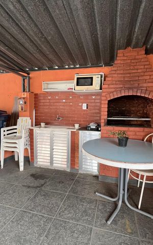 Casa para alugar com 70m², 2 quartos e sem vaga Casa para alugar com 70m², 2 quartos e sem vagaChurrasqueira - Terraço
