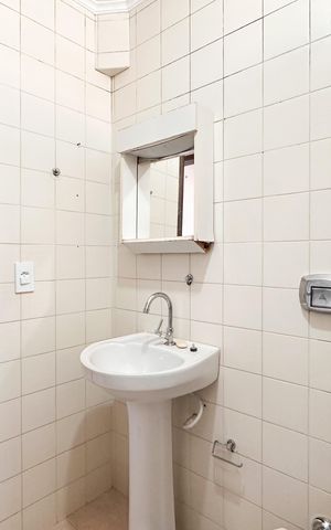 Apartamento para alugar com 67m², 2 quartos e 1 vaga Apartamento para alugar com 67m², 2 quartos e 1 vagaBanheiro social