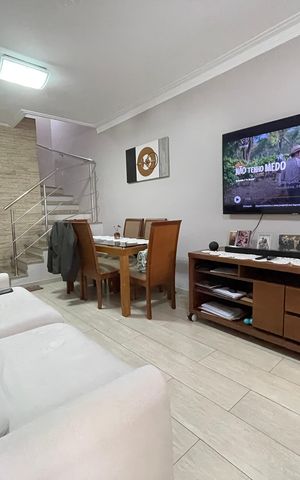 Casa à venda com 124m², 4 quartos e 1 vaga Casa à venda com 124m², 4 quartos e 1 vagaSala