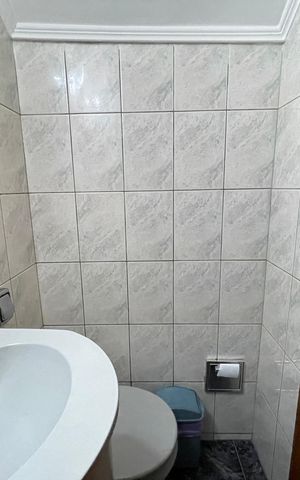 Casa à venda com 124m², 4 quartos e 1 vaga Casa à venda com 124m², 4 quartos e 1 vagaBanheiro social