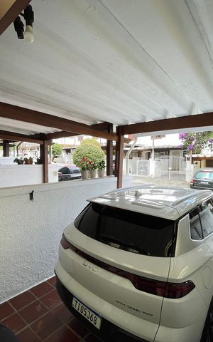 Casa à venda com 124m², 4 quartos e 1 vaga Casa à venda com 124m², 4 quartos e 1 vagaGaragem