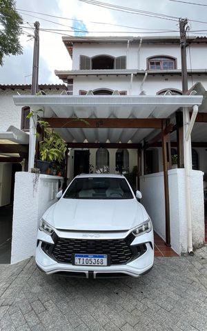 Casa à venda com 124m², 4 quartos e 1 vaga Casa à venda com 124m², 4 quartos e 1 vagaFachada da casa