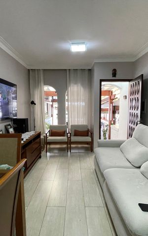 Casa à venda com 124m², 4 quartos e 1 vaga Casa à venda com 124m², 4 quartos e 1 vagaSala